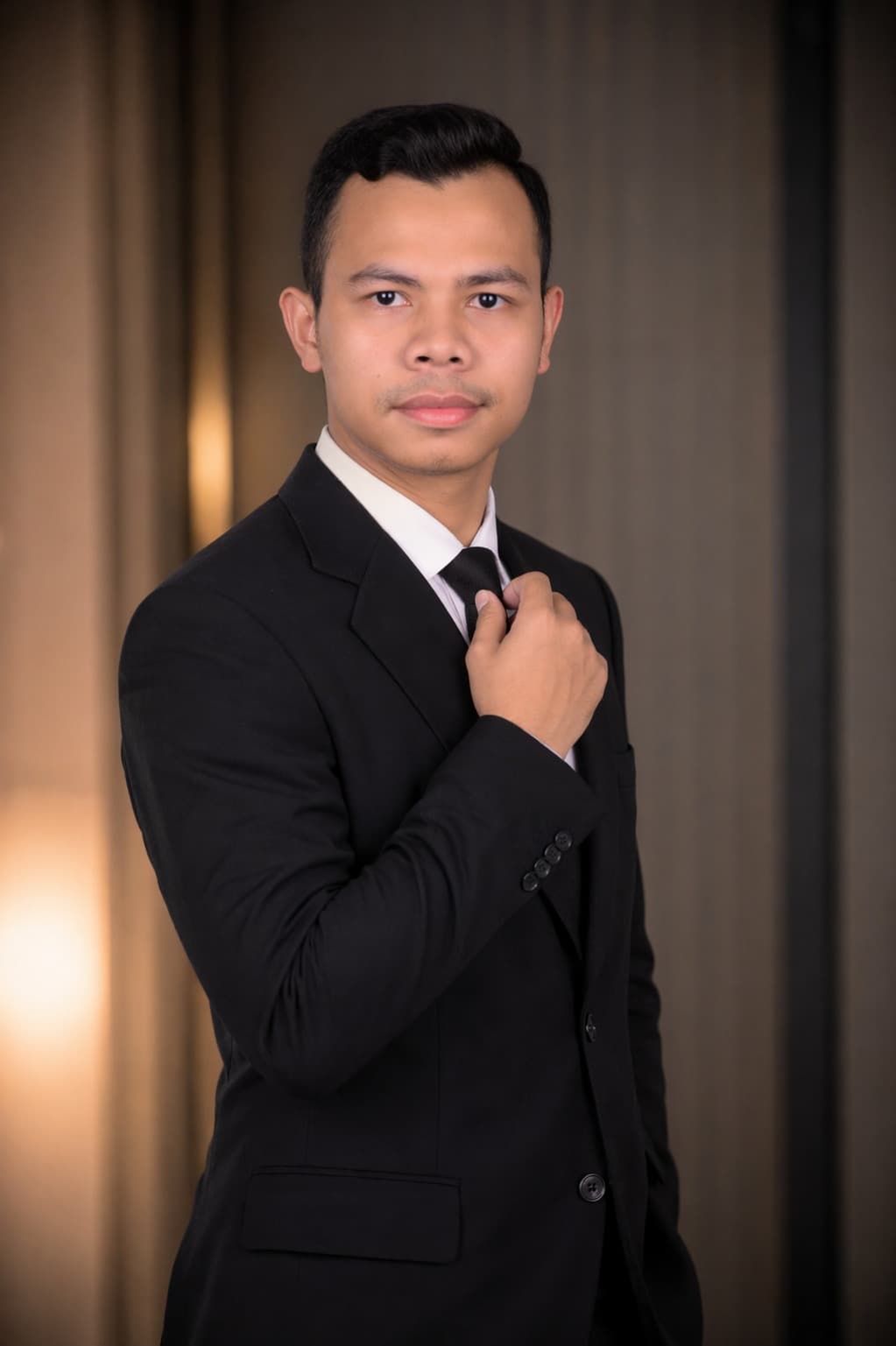 F. Junirianto